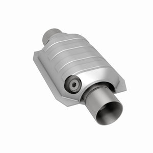 MagnaFlow Universal Catalytic Converter 3 W/Dual O2 Boss