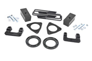 Rough Country 2.5 Inch Leveling Kit | Chevy/GMC 1500 (07-18)