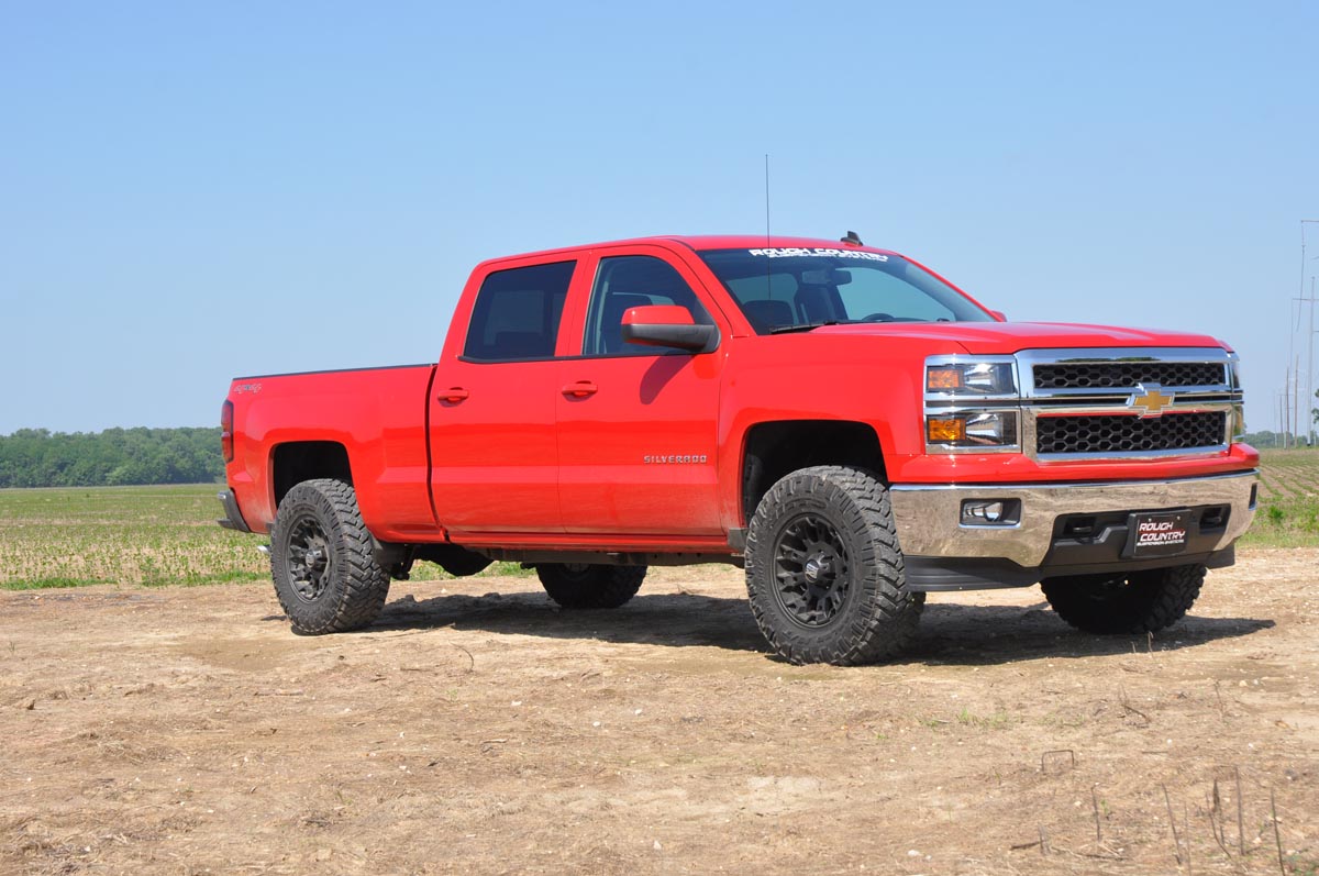 Rough Country 2.5 Inch Leveling Kit | Chevy/GMC 1500 (07-18)