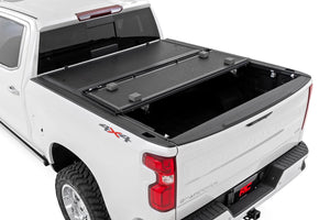 Rough Country Hard Low Profile Bed Cover | Chevy/GMC 1500/2500HD/3500HD (14-19 & Classic)