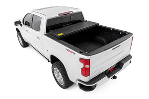 Rough Country Hard Low Profile Bed Cover | Chevy/GMC Sierra 1500 (19-26)/Silverado 1500 (19-26)