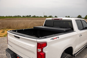 Rough Country Hard Low Profile Bed Cover | Chevy/GMC Sierra 1500 (19-26)/Silverado 1500 (19-26)