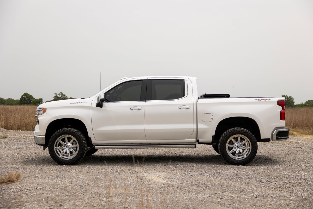 Rough Country Hard Low Profile Bed Cover | Chevy/GMC Sierra 1500 (19-26)/Silverado 1500 (19-26)