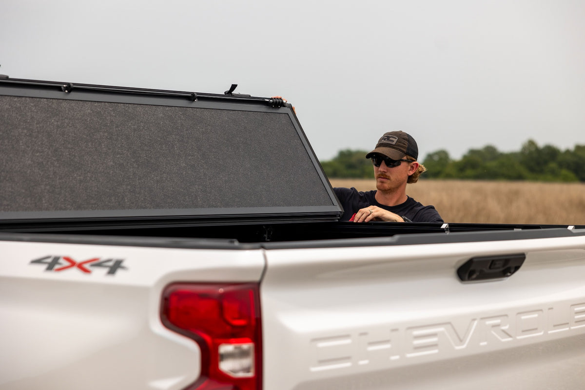 Rough Country Hard Low Profile Bed Cover | Chevy/GMC Sierra 1500 (19-26)/Silverado 1500 (19-26)