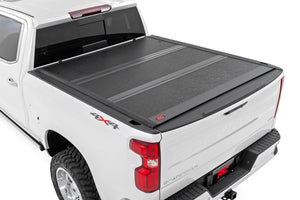 Rough Country Hard Low Profile Bed Cover | Chevy/GMC Sierra 1500 (19-26)/Silverado 1500 (19-26)