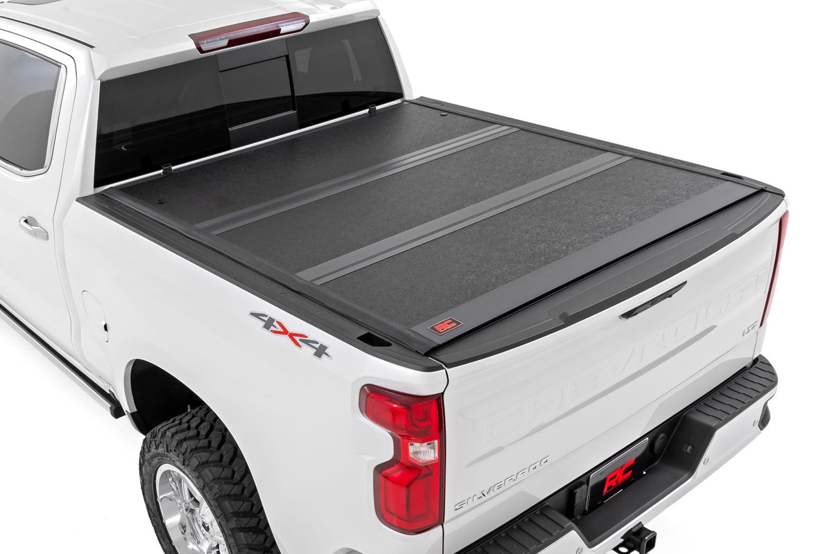 Rough Country Hard Low Profile Bed Cover | Chevy/GMC Sierra 1500 (19-26)/Silverado 1500 (19-26)
