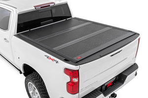 Rough Country Hard Low Profile Bed Cover | Chevy/GMC Sierra 1500 (19-26)/Silverado 1500 (19-26)