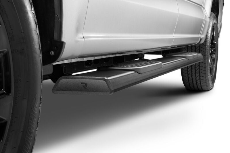 RealTruck 15-26 Ford F150 / 17-26 Ford F250/F350 SD Crew Cab Traxio 5in Nerf Bars - Textured Black