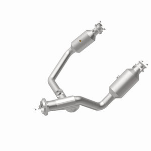 MagnaFlow 19-24 Ram 1500 5.7L OEM Grade Federal/EPA Compliant Direct-Fit Catalytic Converter