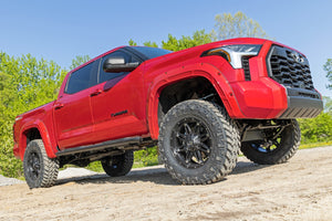 Rough Country Oval Nerf Steps Crew Cab | Black | Toyota Tundra 2WD/4WD (2022-2026)