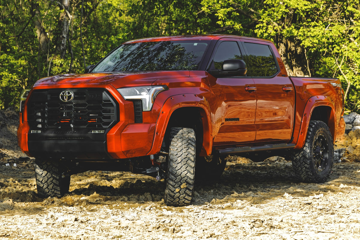 Rough Country Oval Nerf Steps Crew Cab | Black | Toyota Tundra 2WD/4WD (2022-2026)