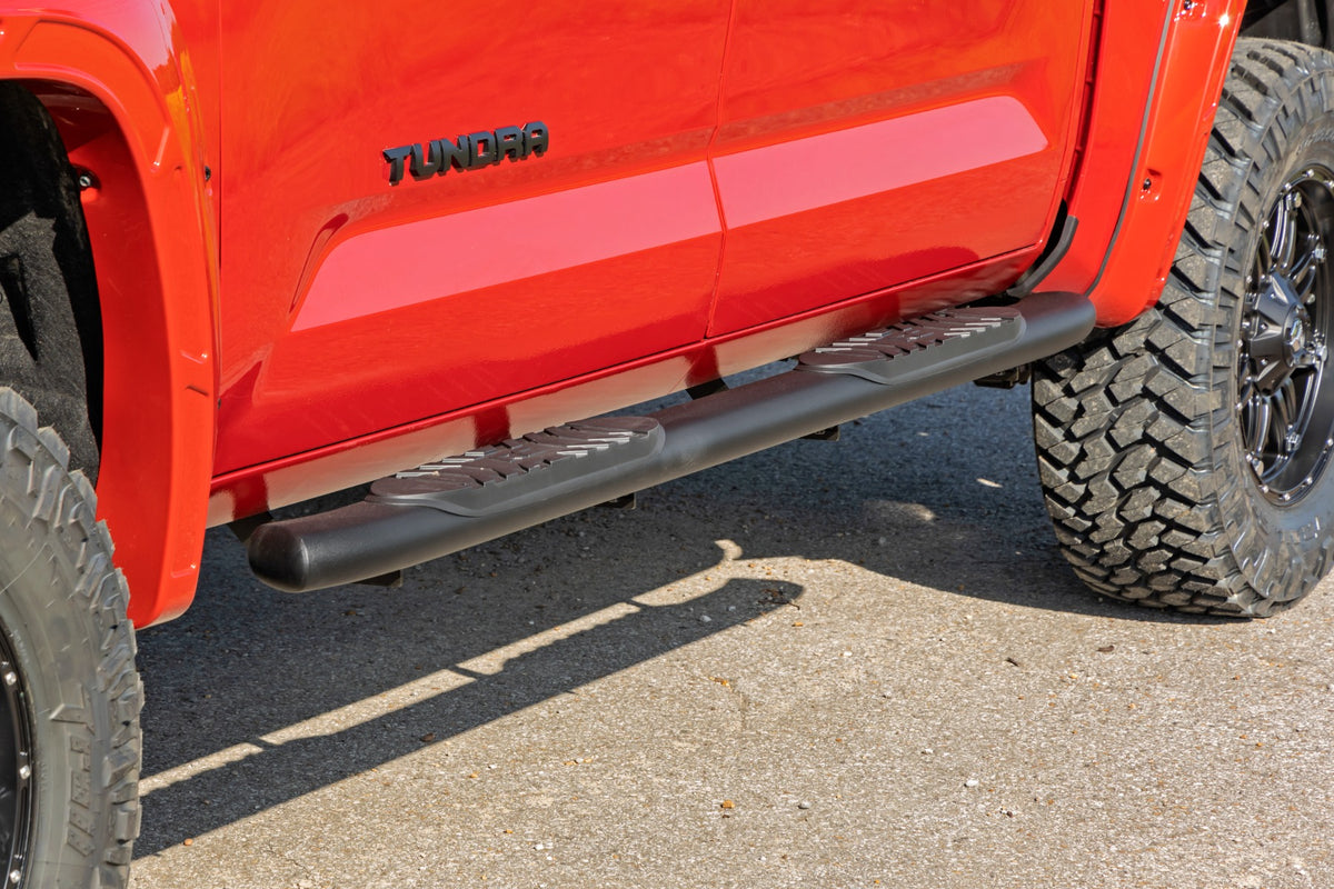 Rough Country Oval Nerf Steps Crew Cab | Black | Toyota Tundra 2WD/4WD (2022-2026)