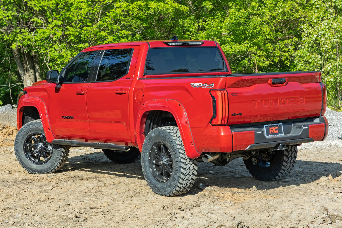 Rough Country Oval Nerf Steps Crew Cab | Black | Toyota Tundra 2WD/4WD (2022-2026)