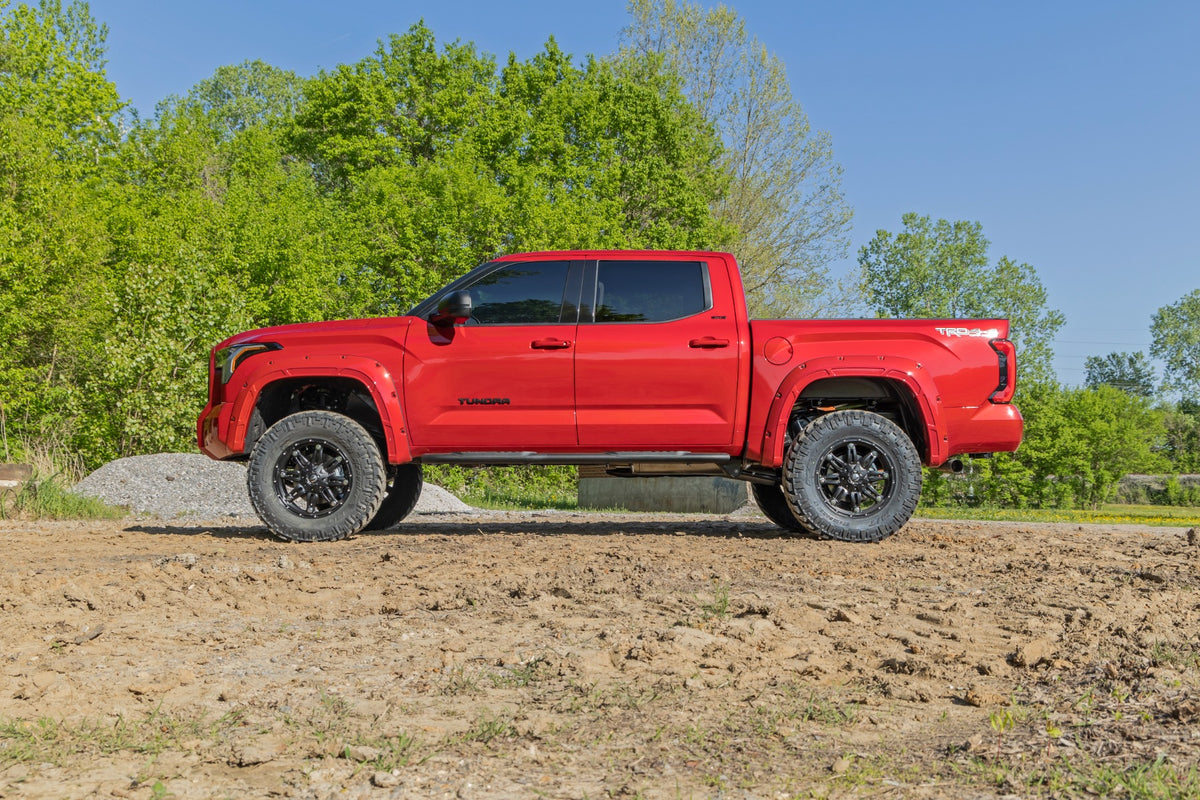 Rough Country Oval Nerf Steps Crew Cab | Black | Toyota Tundra 2WD/4WD (2022-2026)
