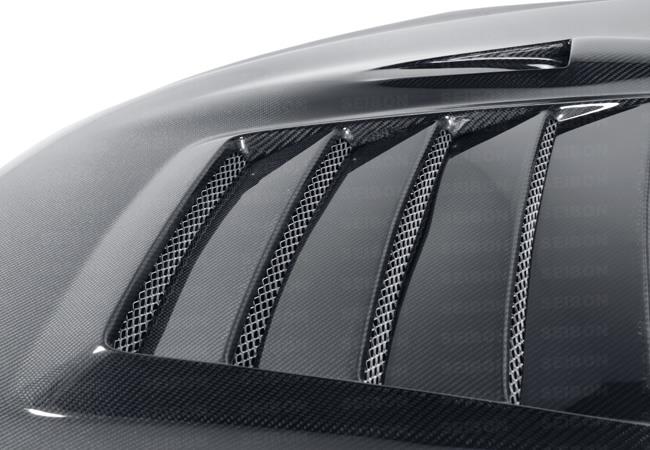 Seibon 09-12 Nissan GTR R35 DS-Style Carbon Fiber Hood