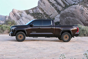 Fabtech 2022 Toyota Tundra 4WD Factory Rear Coils 3in UCA Sys w/Fr Dirt Logic 2.5 Resi C/O Rr Coil