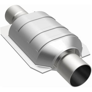 MagnaFlow Universal Catalytic Converter 2.25 Rear with O2