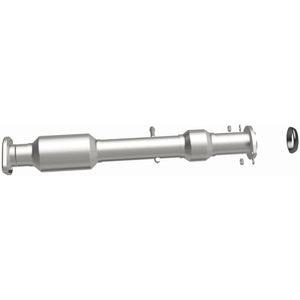 MagnaFlow Direct Fit Catalytic Converter 14-15 Toyota Highlander 3.5L