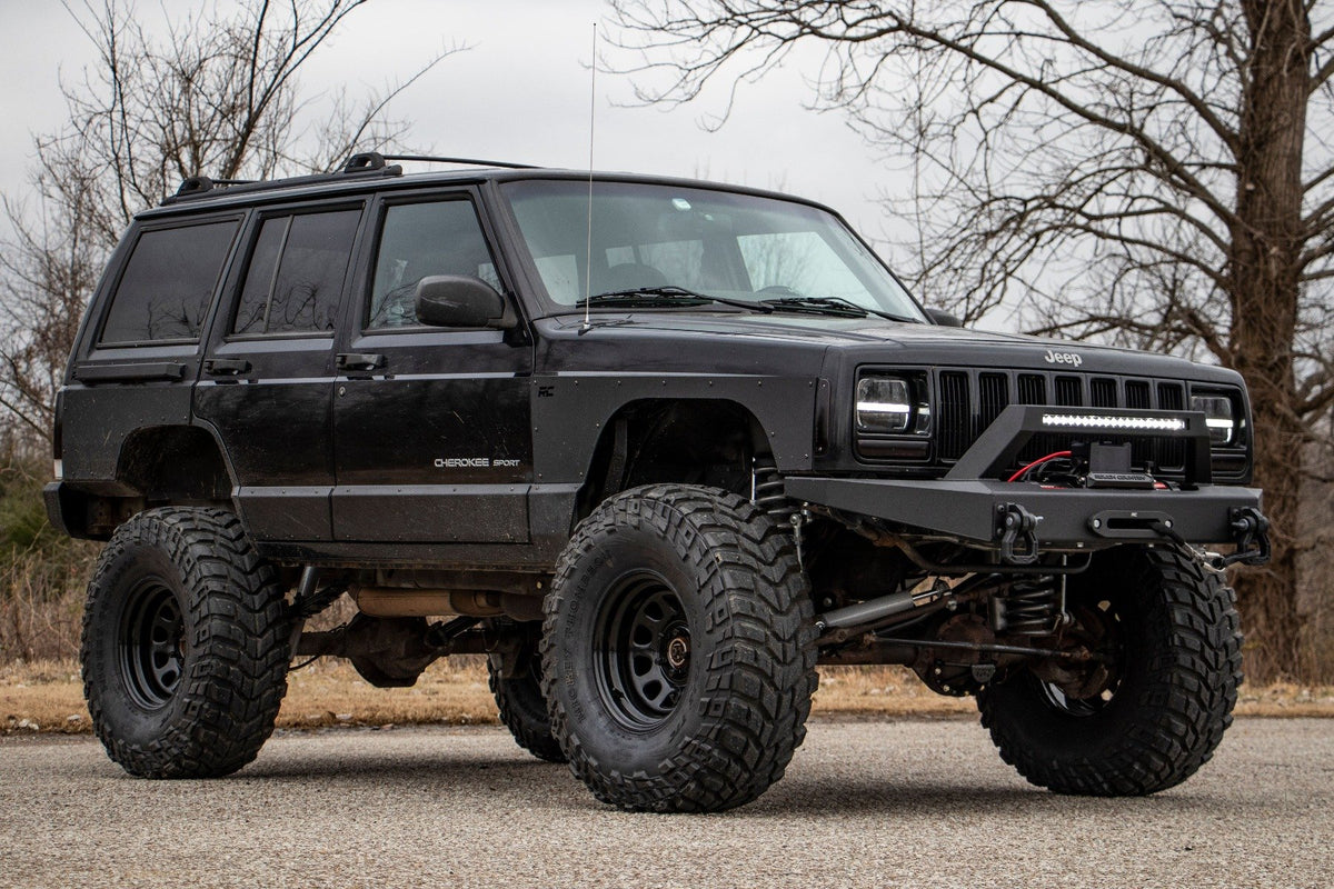 Rough Country 6.5 Inch Lift Kit | Jeep Cherokee XJ 4WD (84-01)