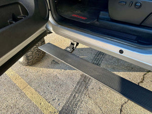 Body Armor 4x4 14-18 GM Silverado/Sierra 1500/2500/3500 (Gas Only) E-Power Board Steps - Black