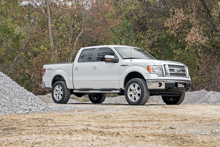 Rough Country 2 Inch Lift Kit Lifted Struts | Ford F-150 4WD (2009-2013)