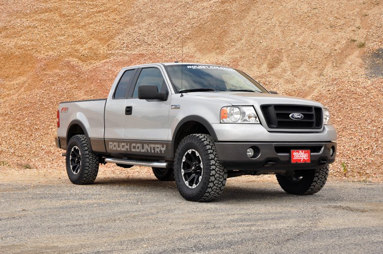 Rough Country 2.5 Inch Lift Kit Lifted Struts | Ford F-150 4WD (2004-2008)