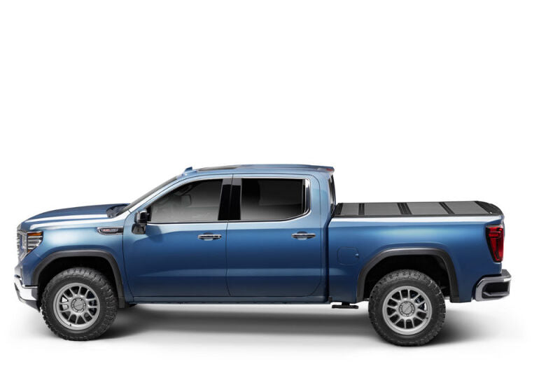 BAK 14-18 Chevy Silverado 1500 / 15-20 Silverado 2500/3500 5ft 8in Bed BAKFlip MX4 Matte Finish