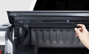 Access 2019+ Chevy/GMC 1500 5ft 8in Bed Lorado Roll-Up Cover