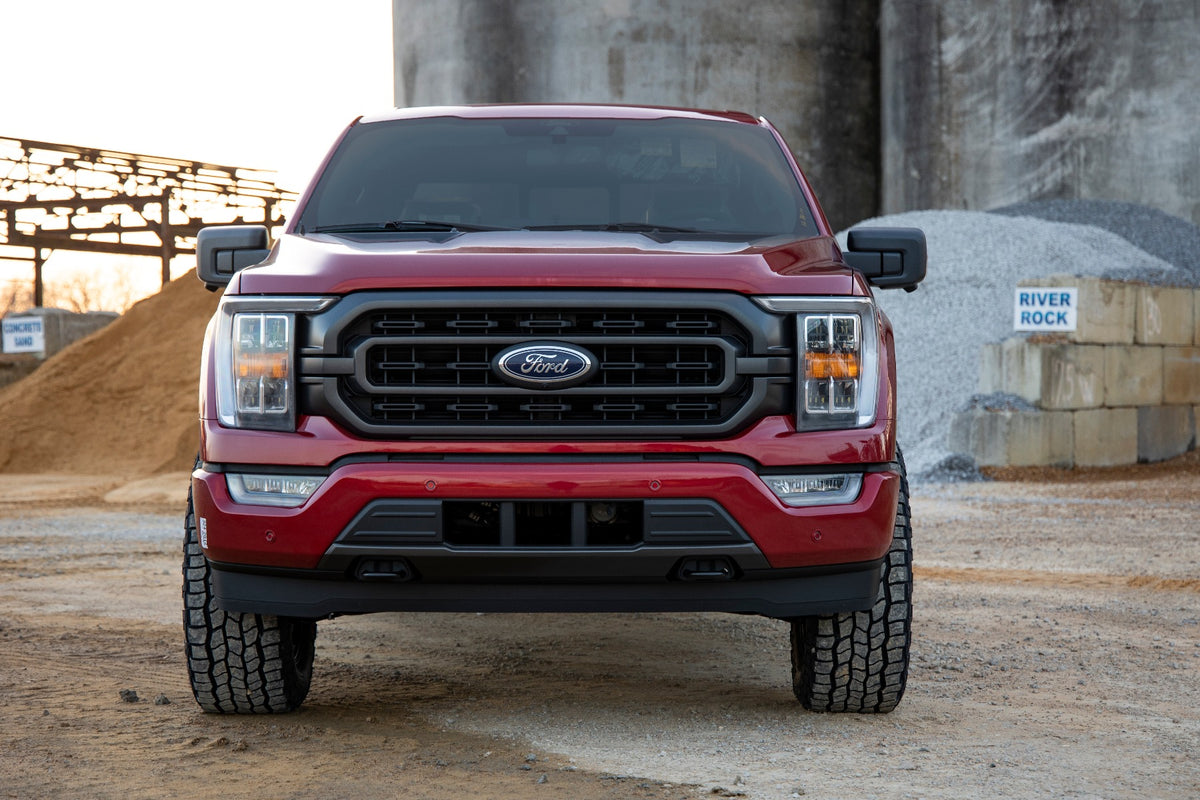 Rough Country 2 Inch Lift Kit | Ford F-150 2WD/4WD (2021-2026) - Kit 57130