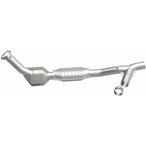 MagnaFlow Direct Fit Catalytic Converter 98 Ford Expedition 5.4L