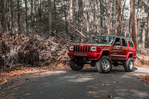 Rough Country 4.5 Inch Lift Kit RR springs | Jeep Cherokee XJ 2WD/4WD (84-01)