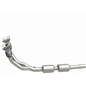 MagnaFlow Direct Fit Catalytic Converter 02-05 Golf 2.8L Underbody