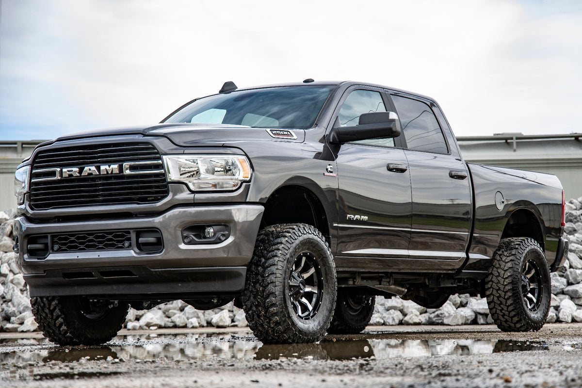 Rough Country 2.5 Inch Leveling Kit | Ram 2500 (14-26)/3500 (13-26) 4WD