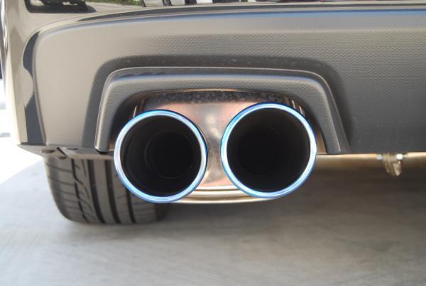 Invidia 15+ Subaru WRX/STI 4Dr Q300 Twin Outlet Rolled Titanium Burnt Quad Tip Cat-Back Exhaust