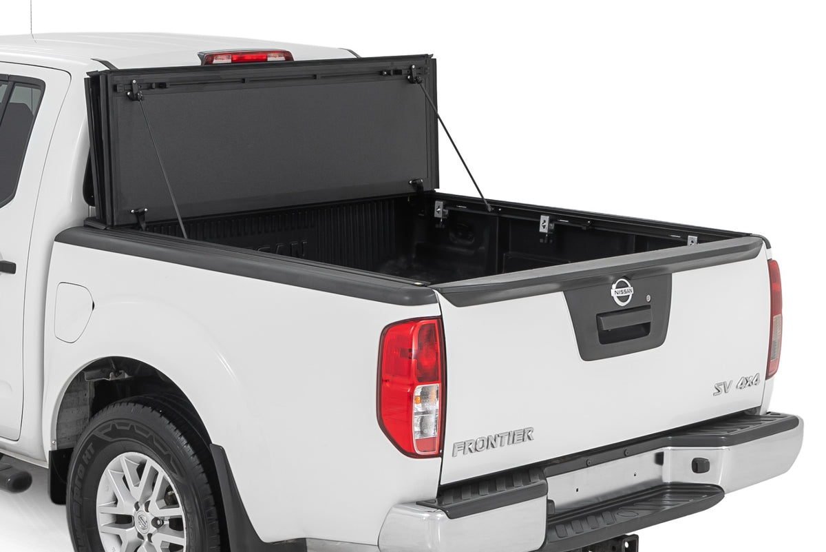 Rough Country Hard Tri-Fold Flip Up Bed Cover 5' Bed | Nissan Frontier 2WD/4WD (05-21)