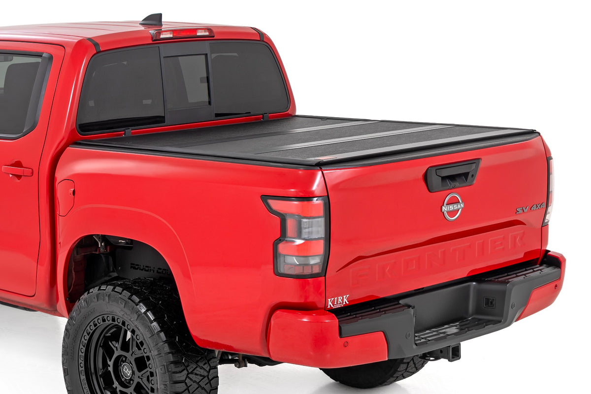 Rough Country Hard Low Profile Bed Cover 5' Bed | w/Cargo Mgmt | Nissan Frontier (22-26)