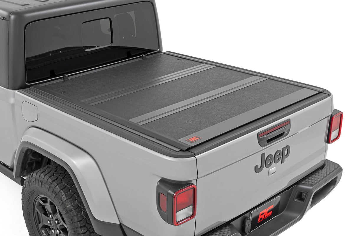 Rough Country Hard Low Profile Bed Cover 5' Bed | Jeep Gladiator JT 4WD (2020-2026)