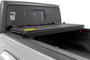 Rough Country Hard Low Profile Bed Cover 5' Bed | Jeep Gladiator JT 4WD (2020-2026)