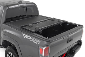 Rough Country Hard Low Profile Bed Cover | Toyota Tacoma 2WD/4WD (16-23)