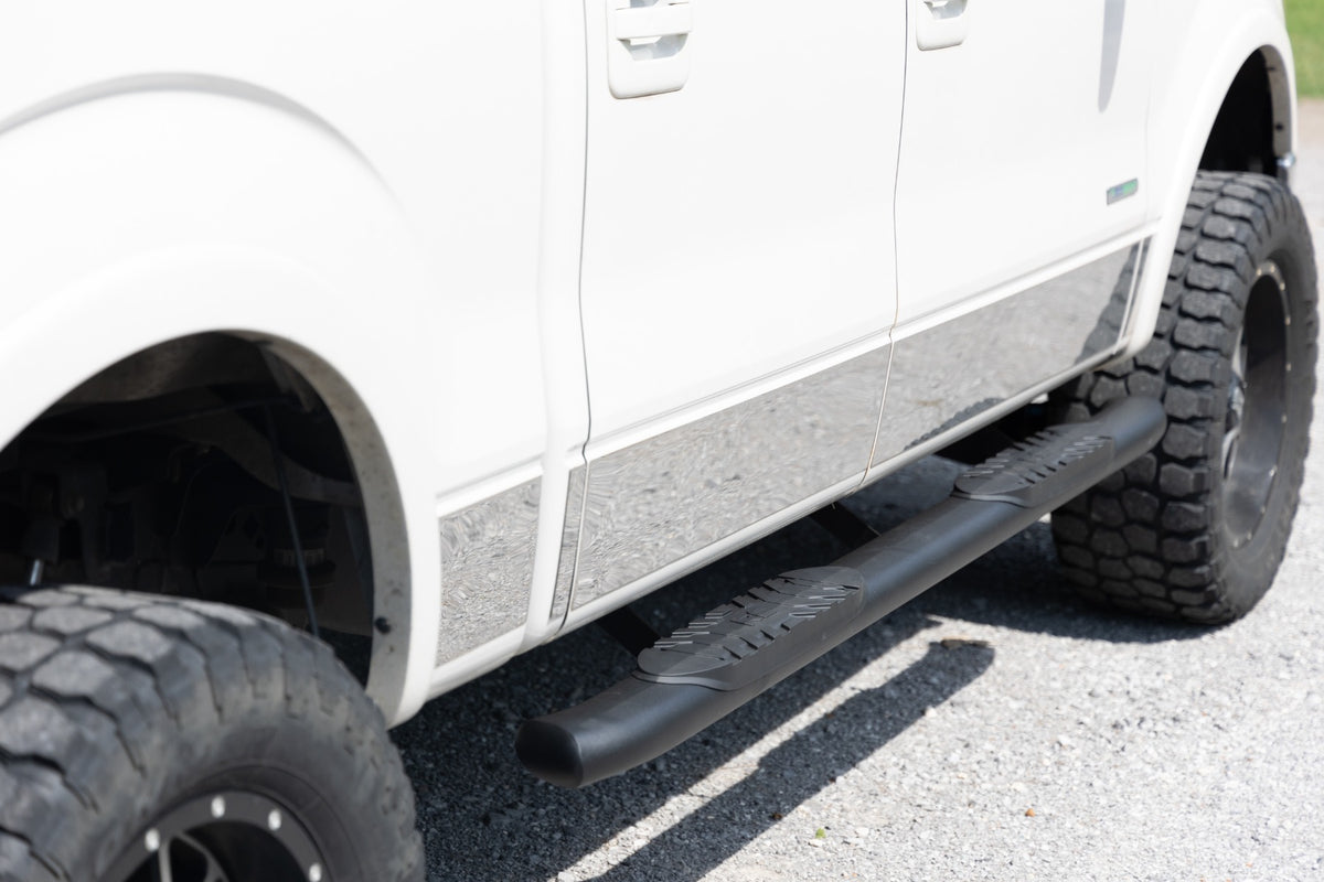 Rough Country Oval Nerf Step Crew Cab | Black | Ford F-150 2WD/4WD (2009-2014)
