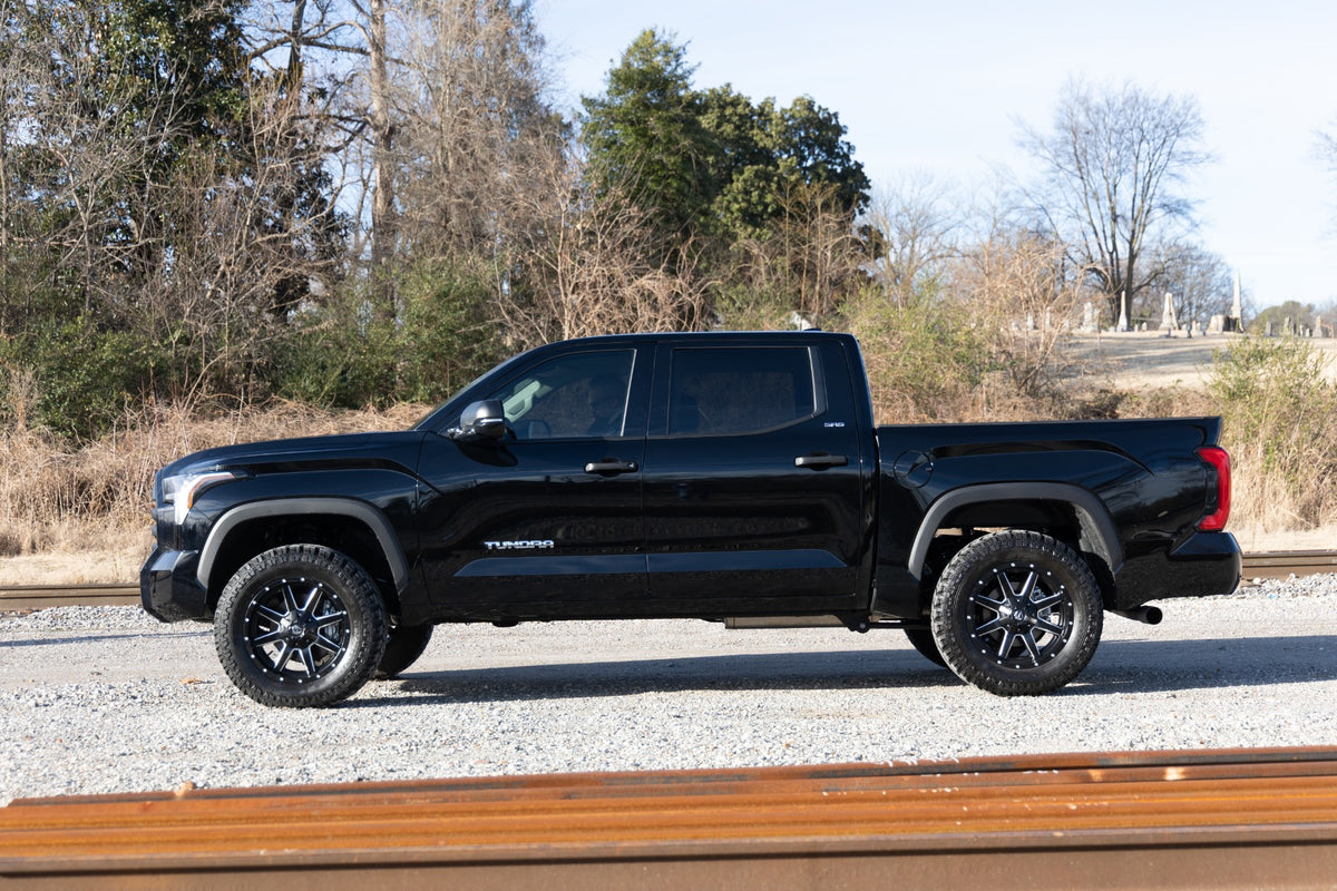 Rough Country 1.75 Inch Leveling Kit | Toyota Tundra 2WD/4WD (2022-2026)