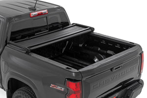 Rough Country Soft Tri-Fold Bed Cover 5' Bed | Chevy/GMC Canyon/Colorado 2WD/4WD (23-26)