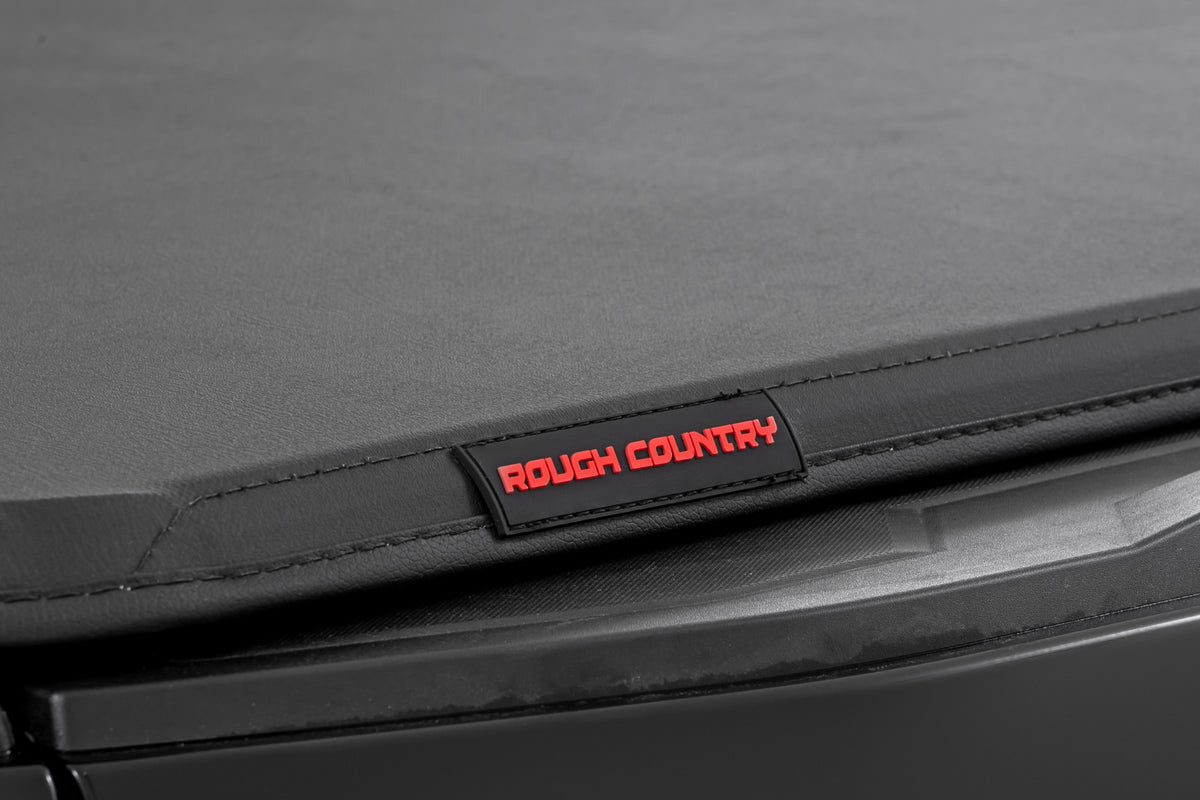 Rough Country Soft Tri-Fold Bed Cover 5' Bed | Chevy/GMC Canyon/Colorado 2WD/4WD (23-26)