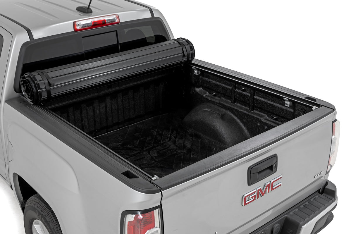 Rough Country Hard Roll Up Bed Cover 5' Bed | Chevy/GMC Canyon/Colorado 2WD/4WD (15-22)