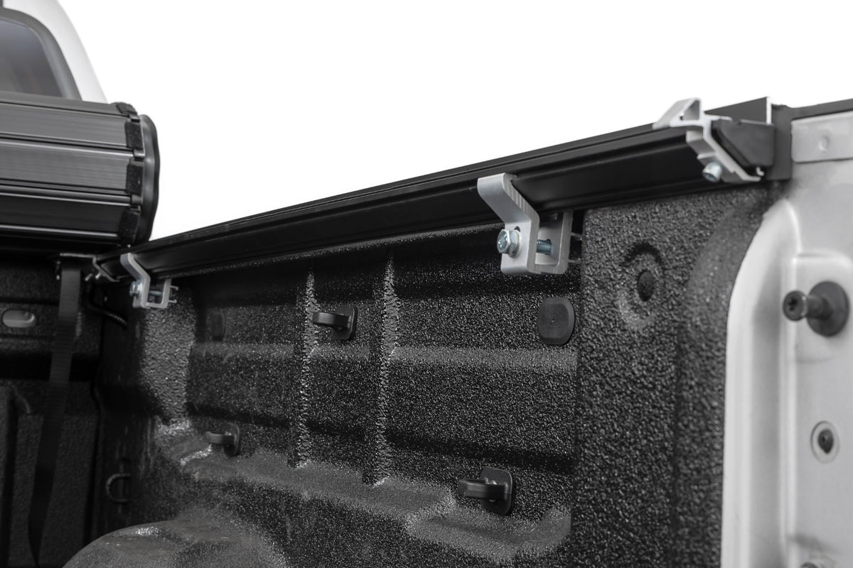 Rough Country Hard Roll Up Bed Cover 5' Bed | Chevy/GMC Canyon/Colorado 2WD/4WD (15-22)
