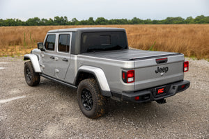 Rough Country Hard Low Profile Bed Cover 5' Bed | Jeep Gladiator JT 4WD (2020-2026)