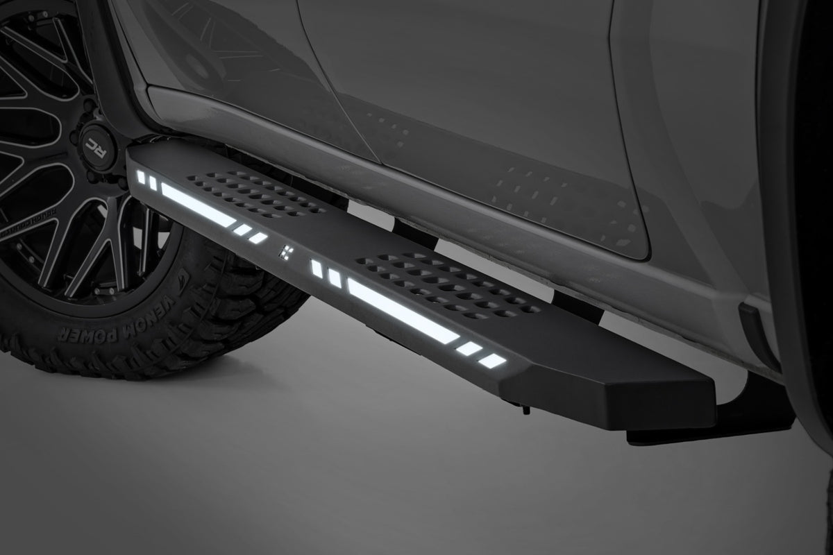 Rough Country AC2 Running Boards Amber/White | Crew Cab | Chevy/GMC 1500/2500HD/3500HD (19-26)