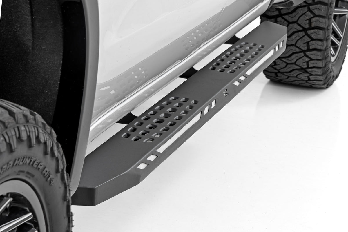 Rough Country AC2 Running Boards Amber/White | Crew Cab | Chevy/GMC 1500/2500HD/3500HD (19-26)