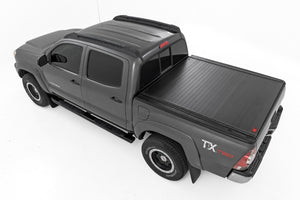 Rough Country Hard Roll Up Bed Cover 5' Bed | Toyota Tacoma 2WD/4WD (2005-2015)
