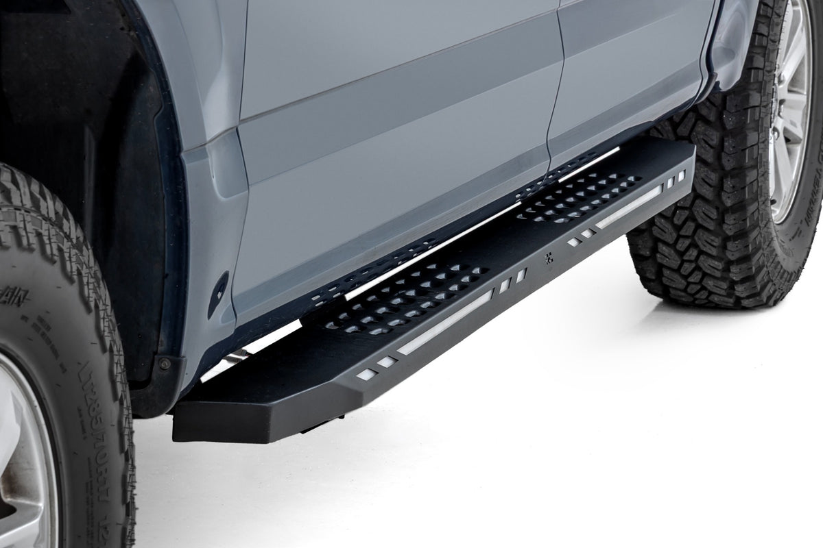 Rough Country AC2 Running Boards Amber/White | Crew Cab | Ford F-150/Lightning/F-250/F-350/Raptor (15-26)